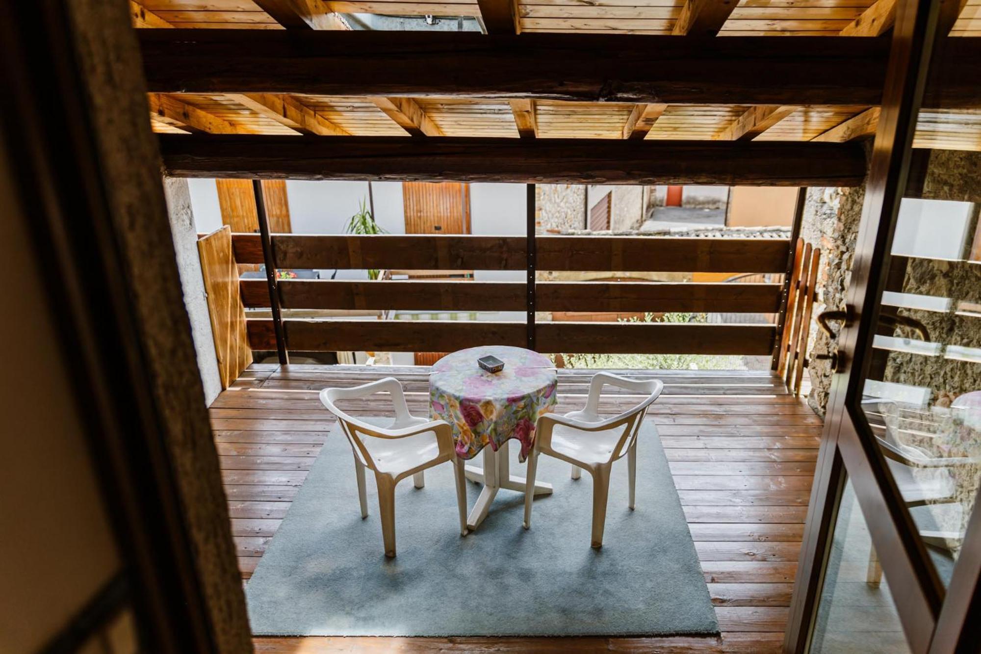 דירות מנרבה דל גארדה Cozy Castello מראה חיצוני תמונה