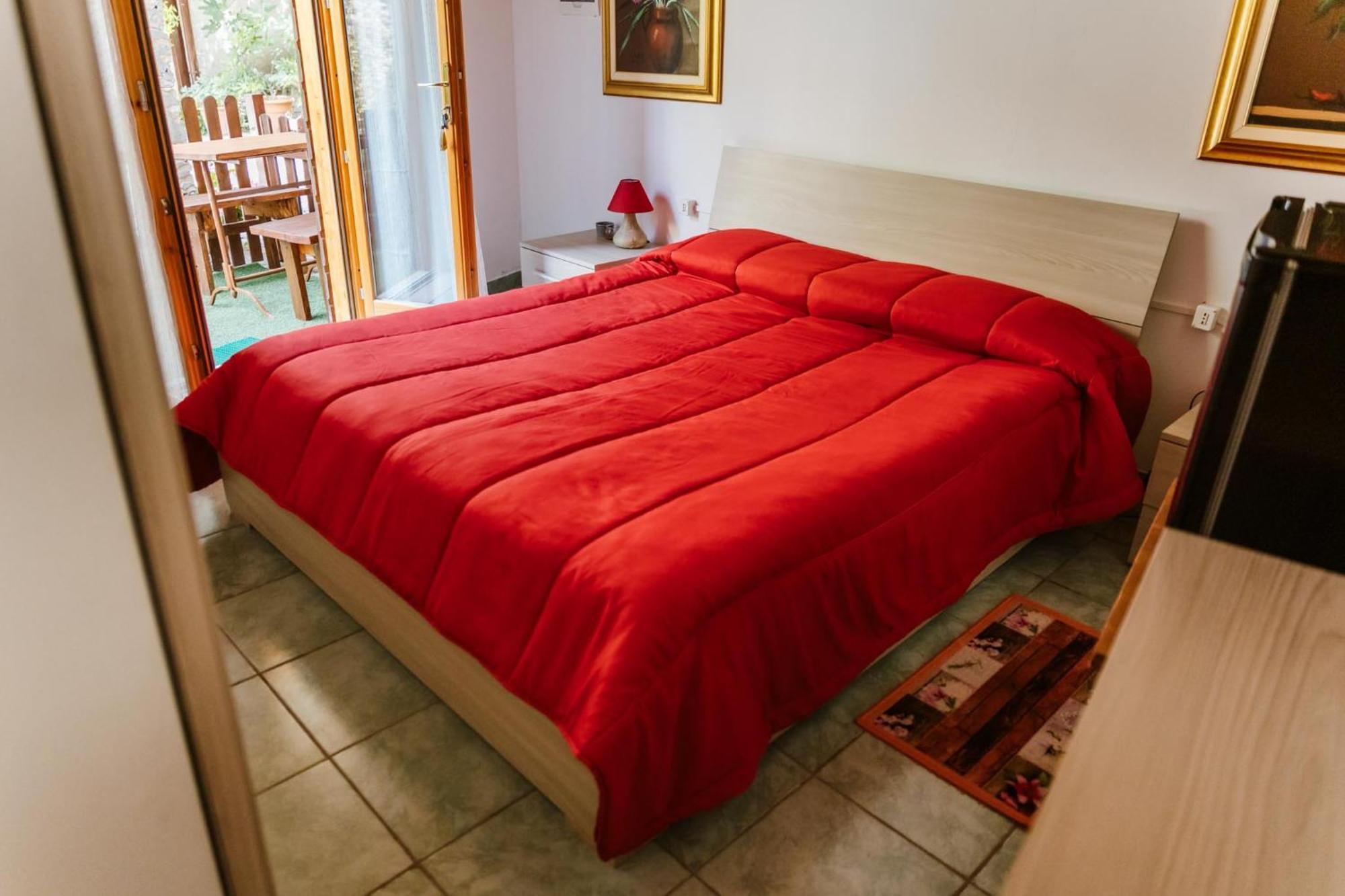 דירות מנרבה דל גארדה Cozy Castello מראה חיצוני תמונה