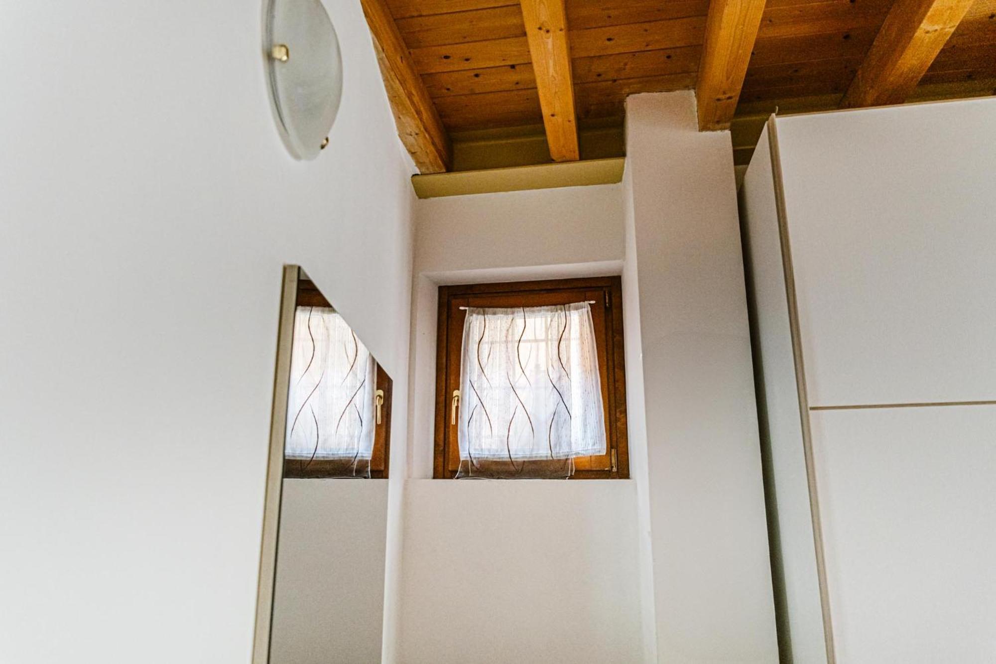 דירות מנרבה דל גארדה Cozy Castello מראה חיצוני תמונה